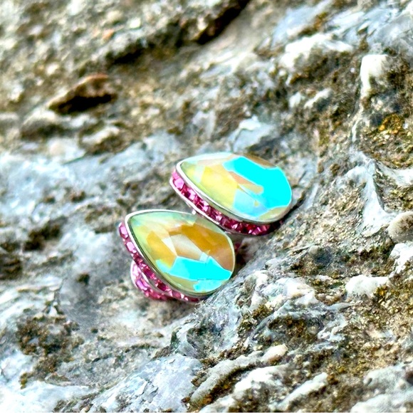 NEW Swarovski Hot Pink Pave & Lucite Stud Teardrop Stud Earrings - Picture 7 of 8